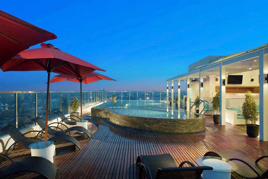 8 Hotel  di jogja dengan  kolam  renang  di rooftop 7 Jogja 